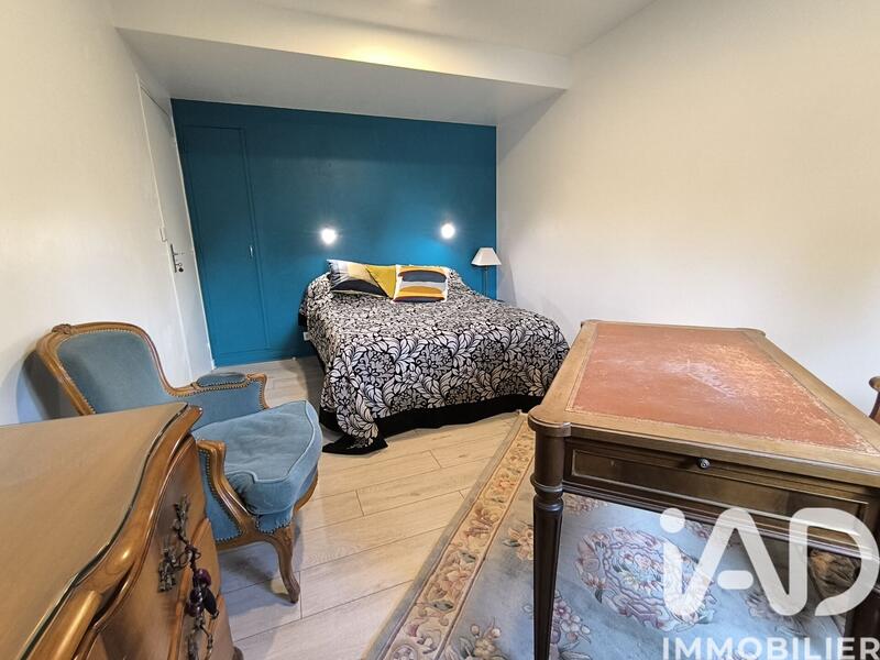 Maison - 245 m² - 8 pièces