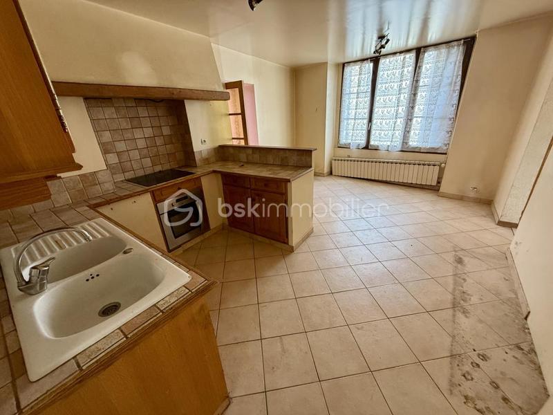 Maison - 240 m² - 9 pièces