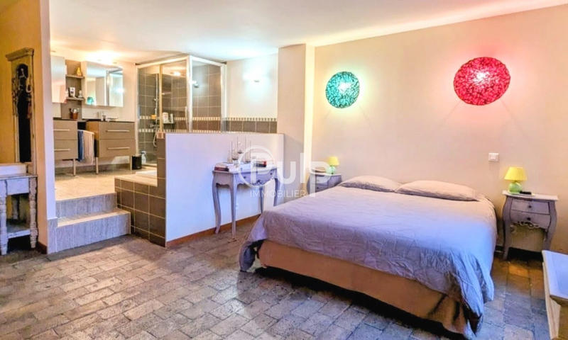 Pavillon - 147 m² - 7 pièces