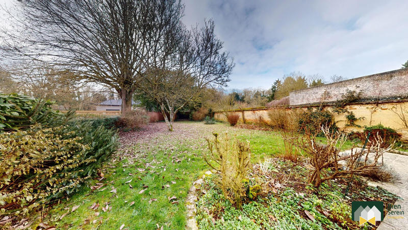 Maison - 247 m² - 8 pièces