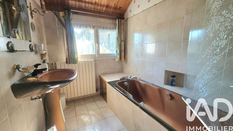 Maison - 180 m² - 9 pièces