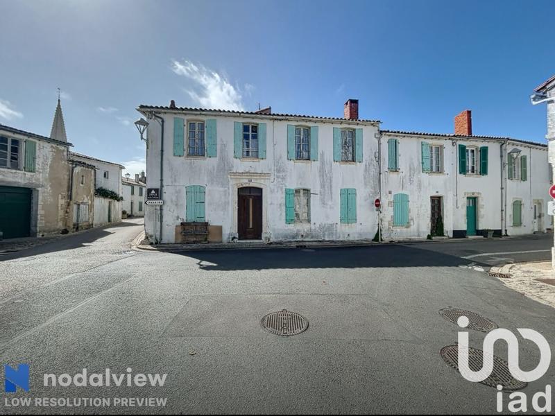 Maison - 210 m² - 8 pièces