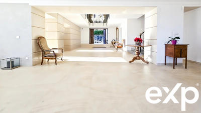 Maison - 600 m² - 10 pièces