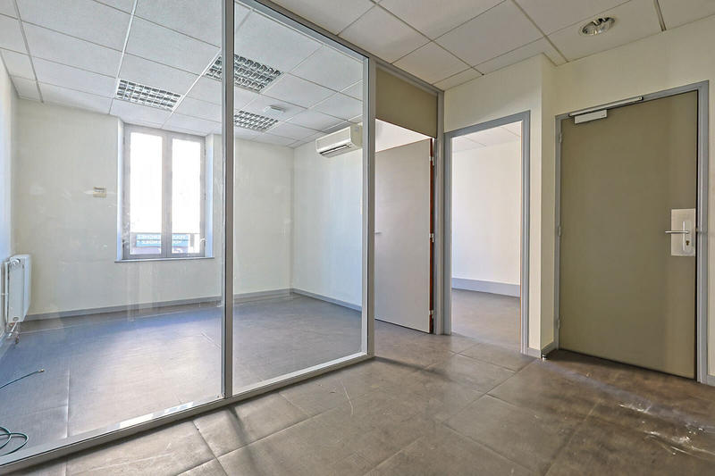 Immeuble - 140 m² - 8 pièces