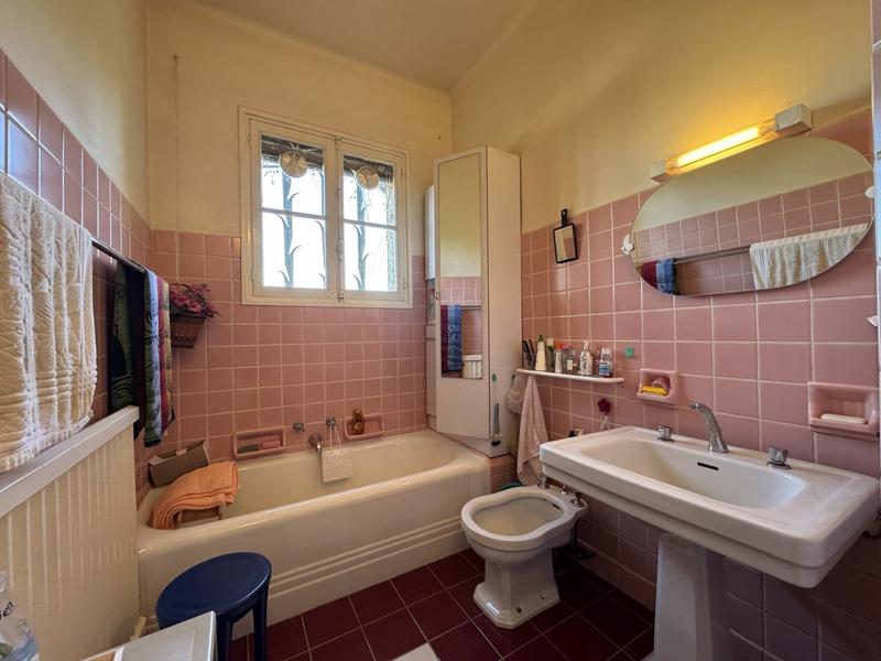 Maison - 222 m² - 7 pièces