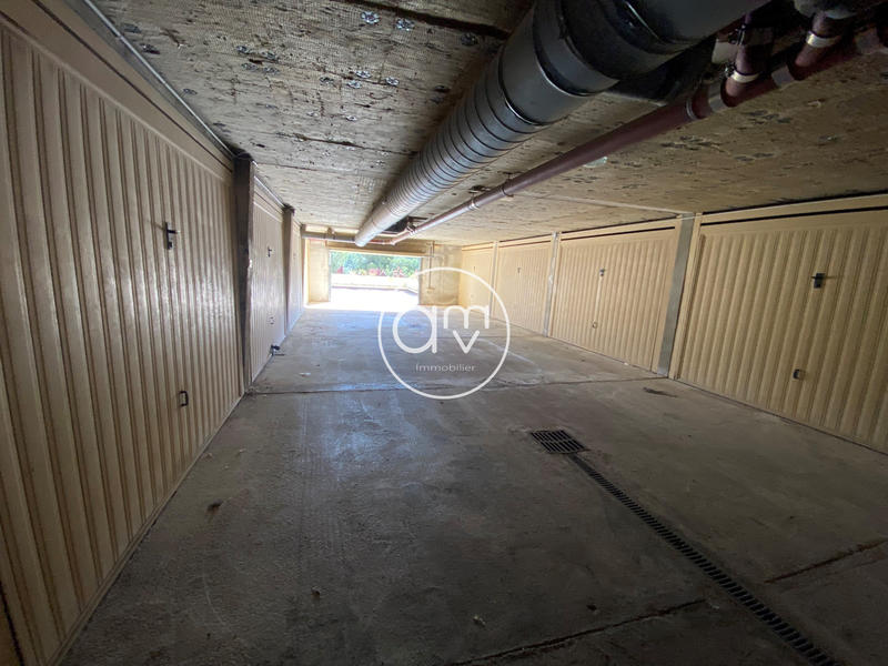 Parking / Garage - 19 m²