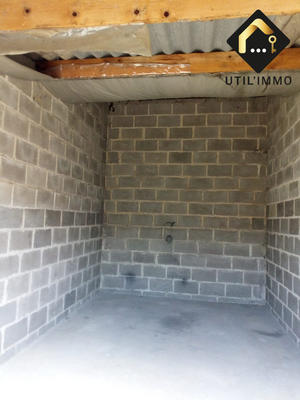 Parking / Garage - 882 m²