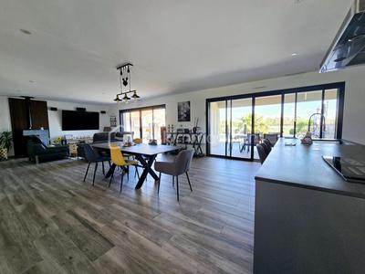 Maison - 190 m² - 5 pièces