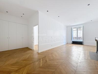 Appartement - 99 m² - 4 pièces