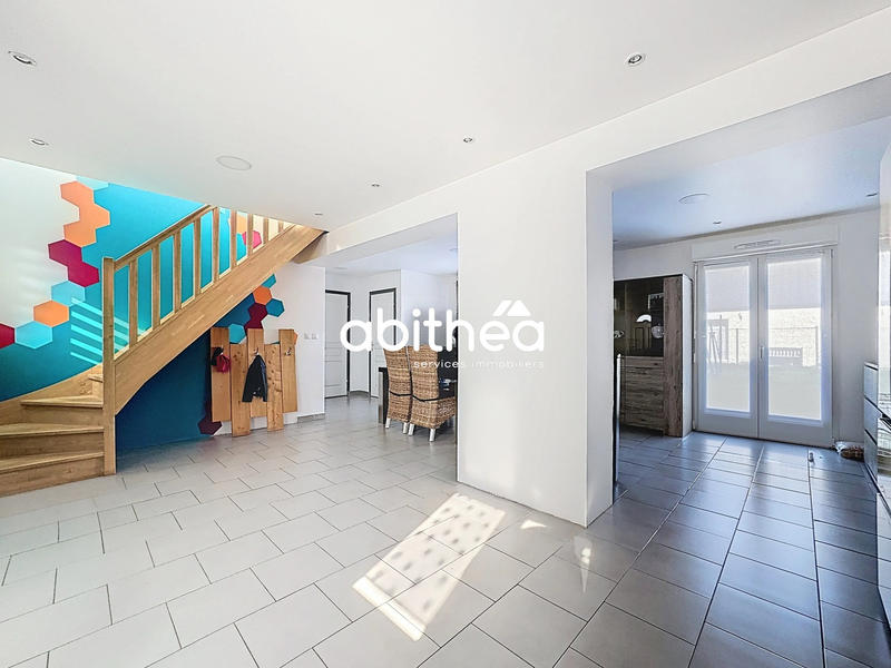 Maison - 110 m² - 5 pièces