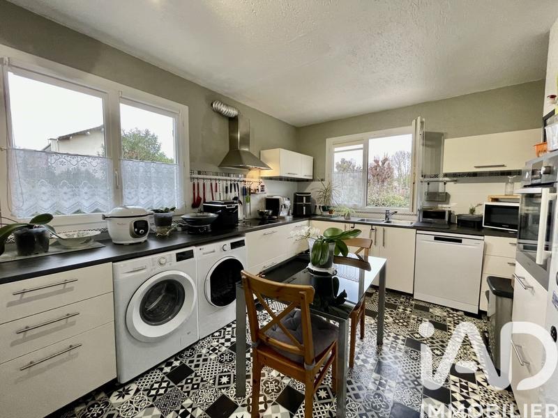 Maison - 228 m² - 7 pièces