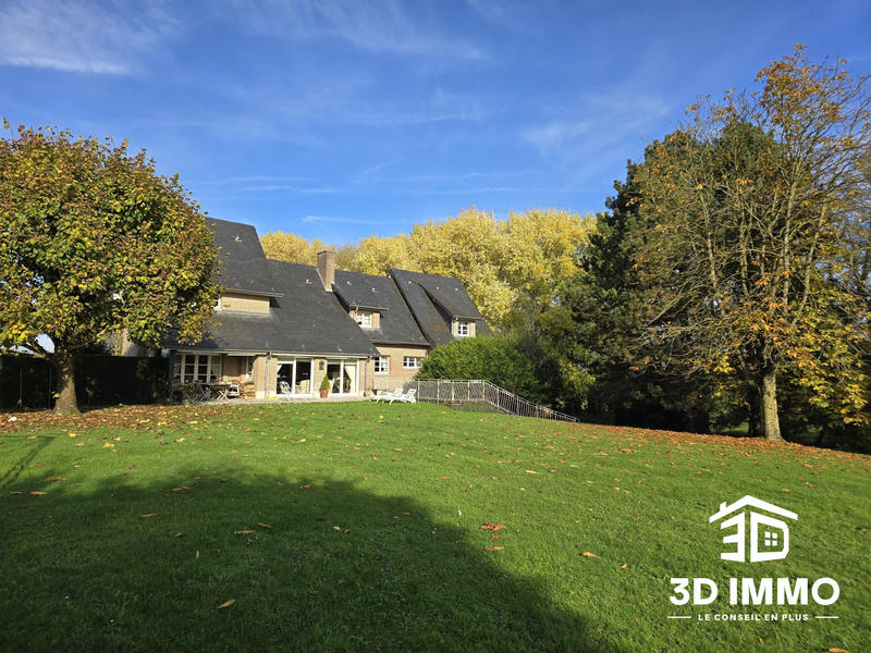 Maison - 275 m² - 12 pièces