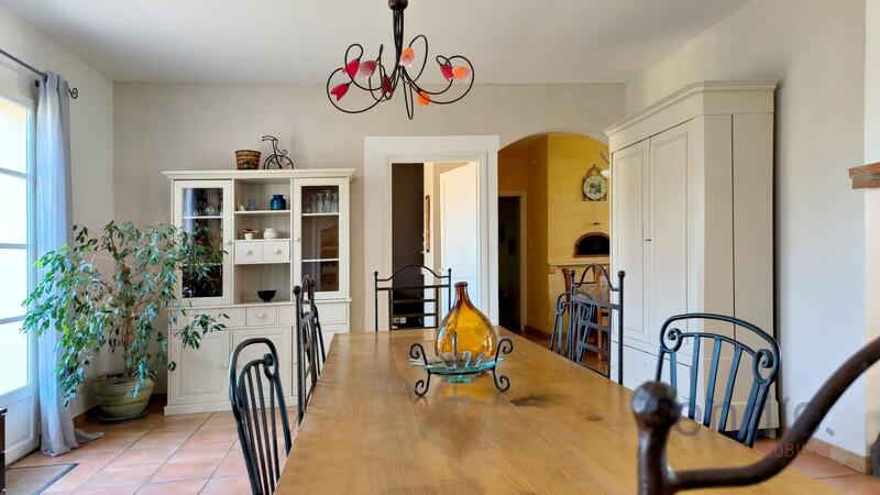 Maison - 249 m² - 8 pièces