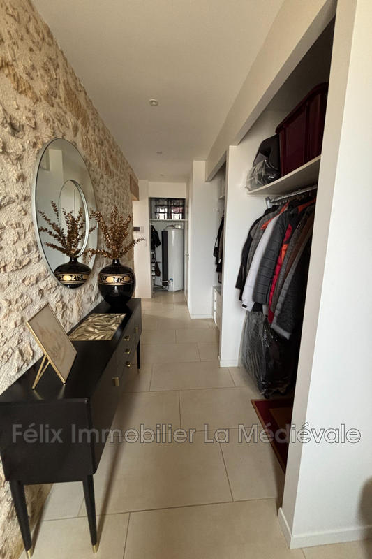 Demeure - 218 m² - 5 pièces