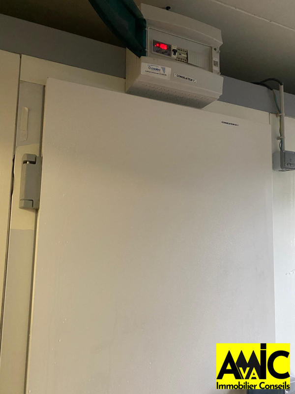 Local d'activités - 158 m²