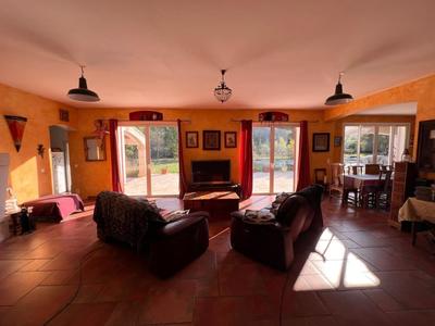 Villa - 269 m² - 8 pièces