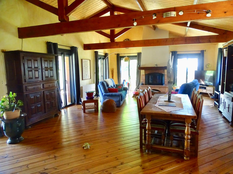 Villa - 233 m² - 9 pièces