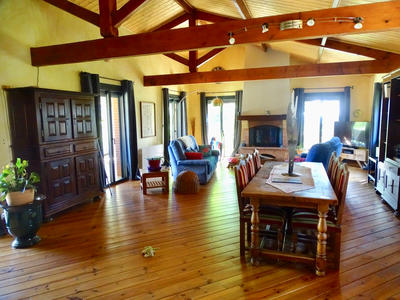 Villa - 233 m² - 9 pièces