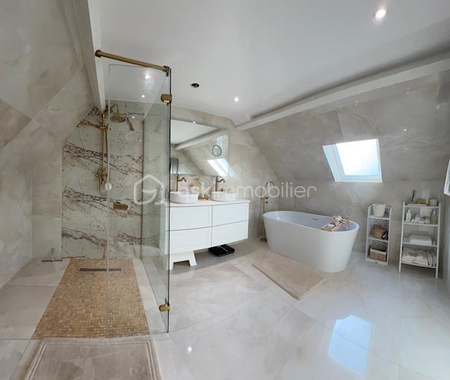 Pavillon - 121 m² - 6 pièces