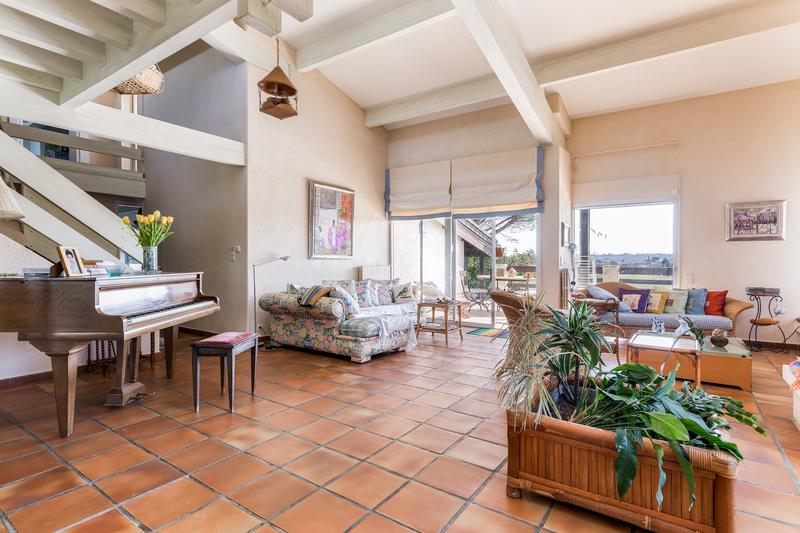 Maison traditionnelle - 421 m² - 8 pièces