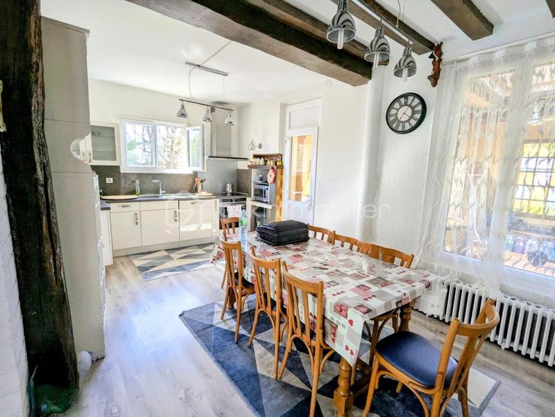 Maison traditionnelle - 185 m² - 7 pièces