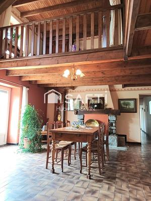 Maison - 230 m² - 10 pièces