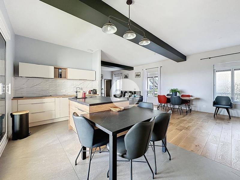 Appartement - 105 m² - 4 pièces