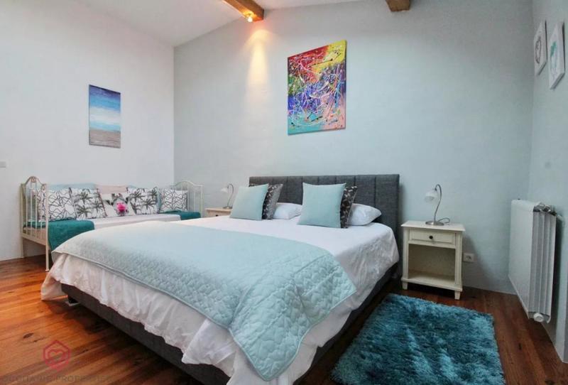 Maison ancienne - 530 m² - 12 pièces