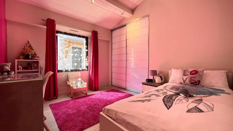 Propriété - 246 m² - 8 pièces