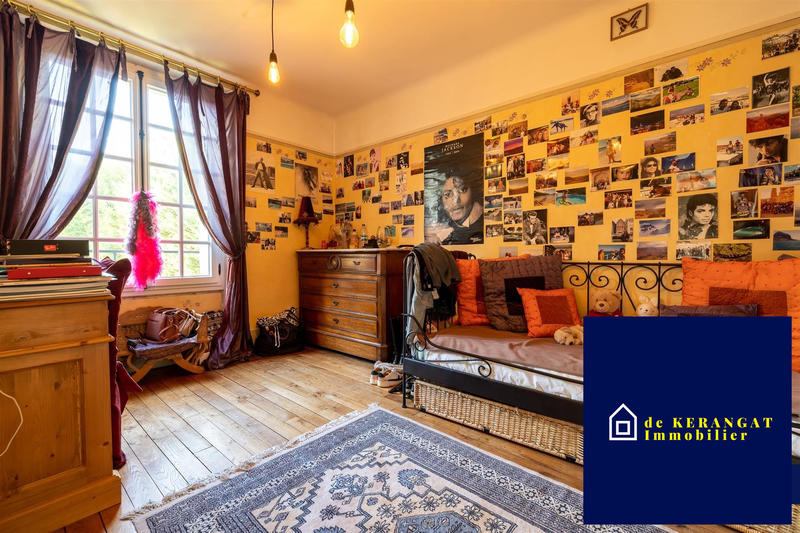 Maison - 252 m² - 11 pièces