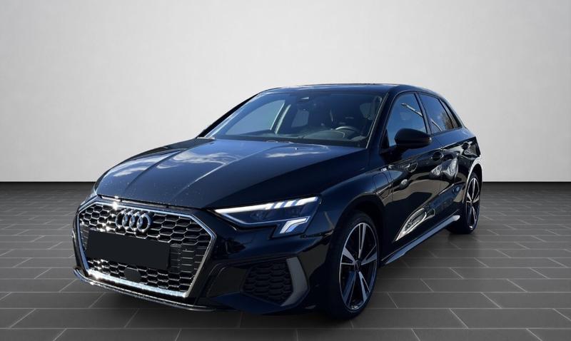 Audi A3 sportback 40 TFSIe 204 s-Line Hybride Rechargeable / Toit Ouvrant Camera de Recul Coffre Elec Sieges Alcantara Volant Méplat
