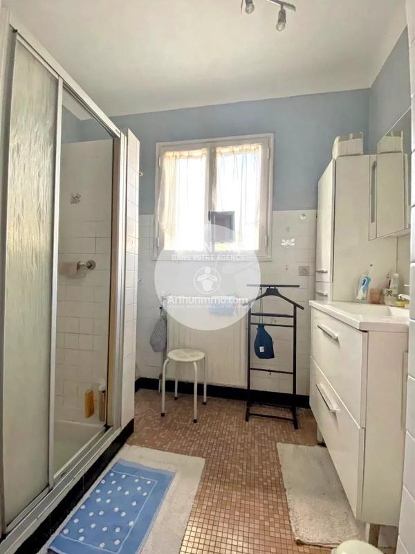 Maison - 180 m² - 8 pièces