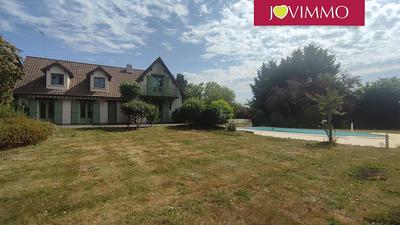 Maison - 180 m² - 7 pièces