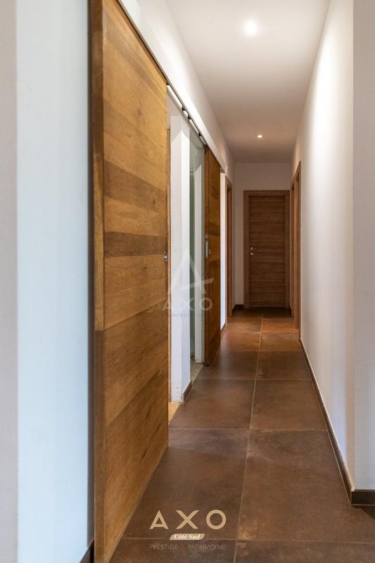 Maison - 278 m² - 8 pièces