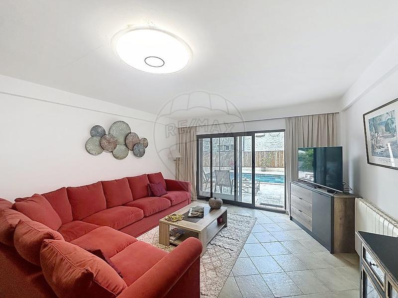 Maison - 204 m² - 8 pièces