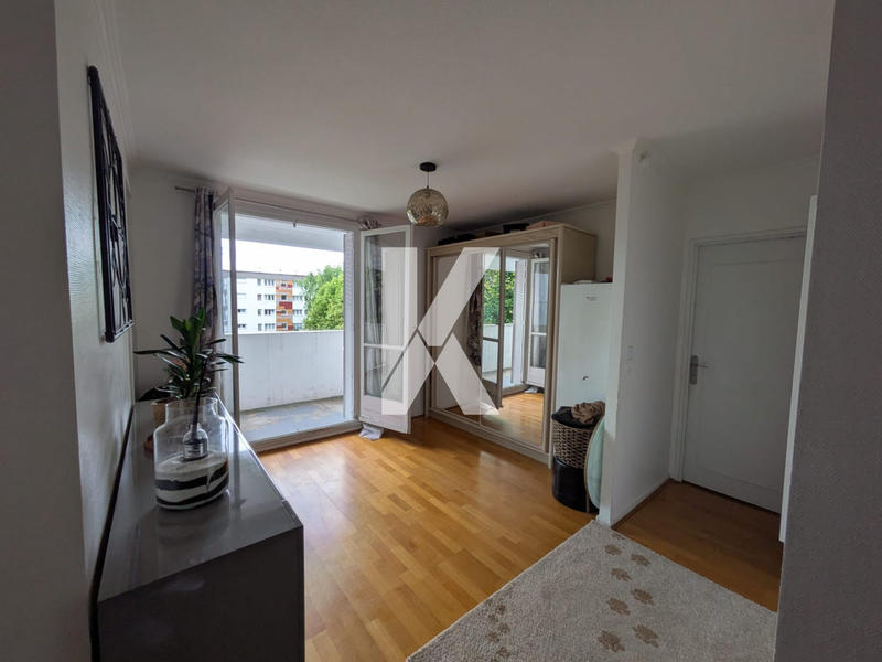 Appartement - 94 m² - 5 pièces