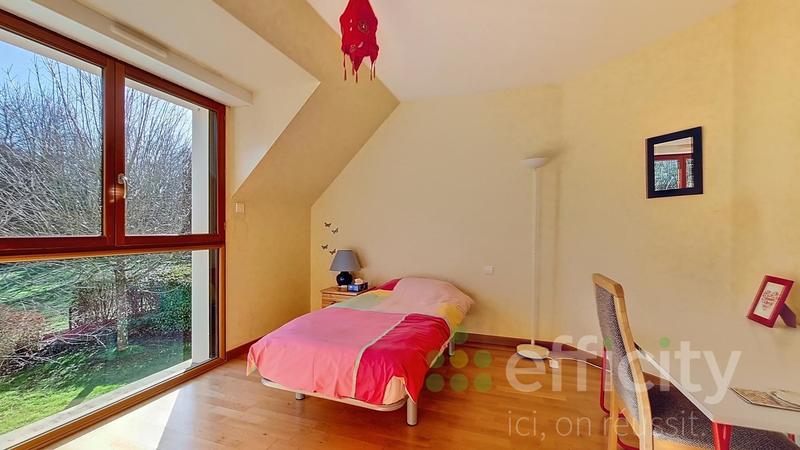 Maison - 168 m² - 7 pièces