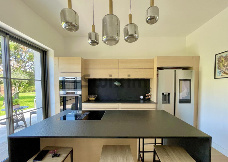 Maison - 180 m² - 6 pièces