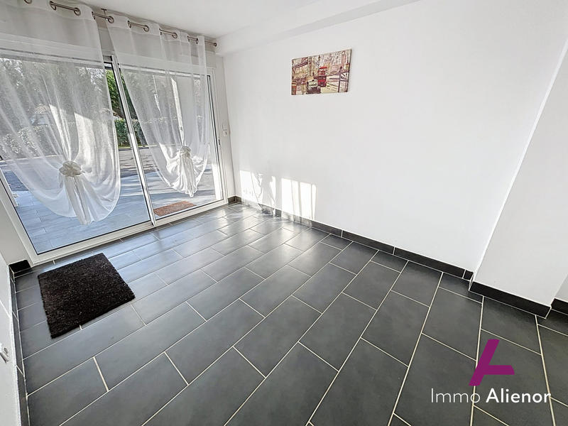 Maison - 212 m² - 7 pièces