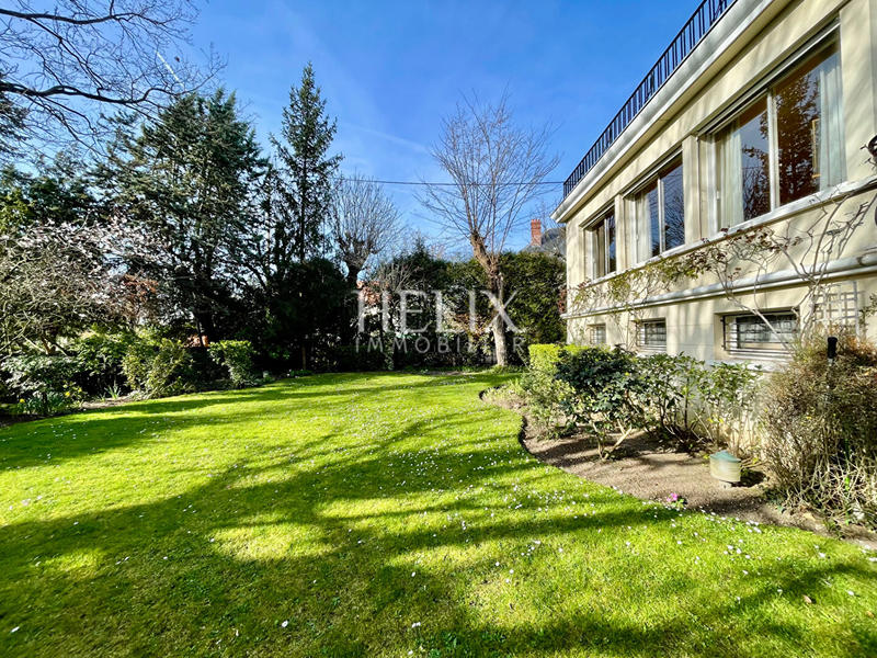 Maison - 200 m² - 7 pièces