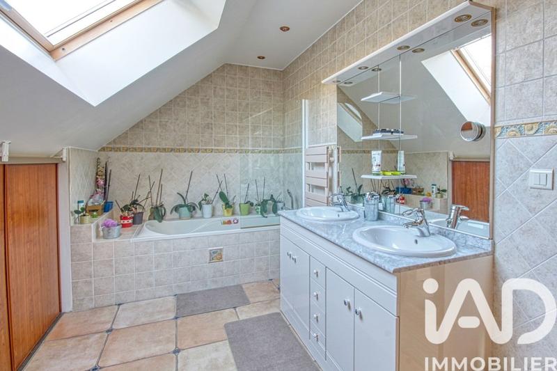 Maison - 175 m² - 9 pièces