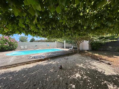 Maison - 221 m² - 5 pièces