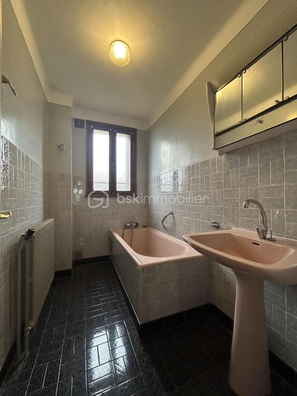 Maison traditionnelle - 122 m² - 5 pièces