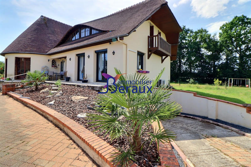 Maison - 208 m² - 7 pièces