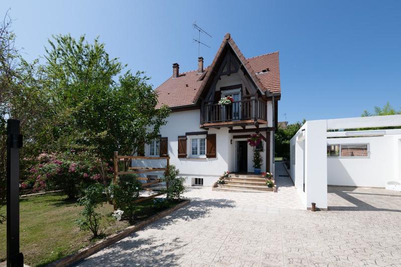 Maison - 208 m² - 6 pièces