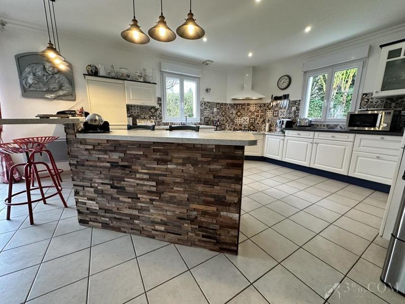 Pavillon - 215 m² - 6 pièces