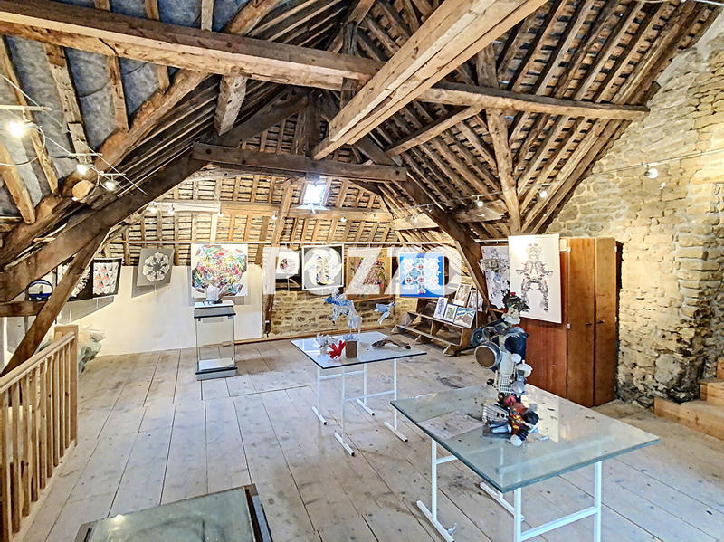 Maison - 249 m² - 9 pièces