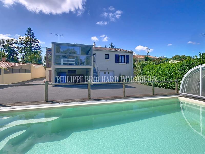 Maison traditionnelle - 112 m² - 6 pièces