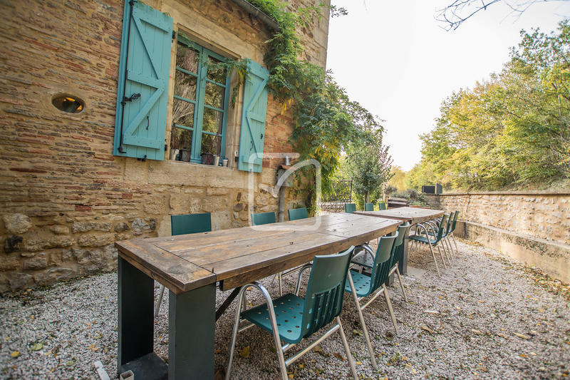 Maison - 299 m² - 15 pièces