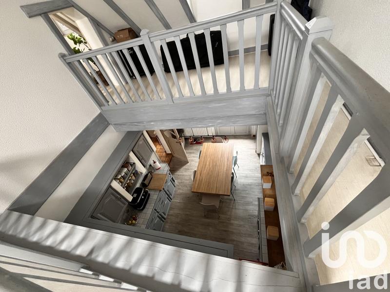 Maison - 270 m² - 10 pièces